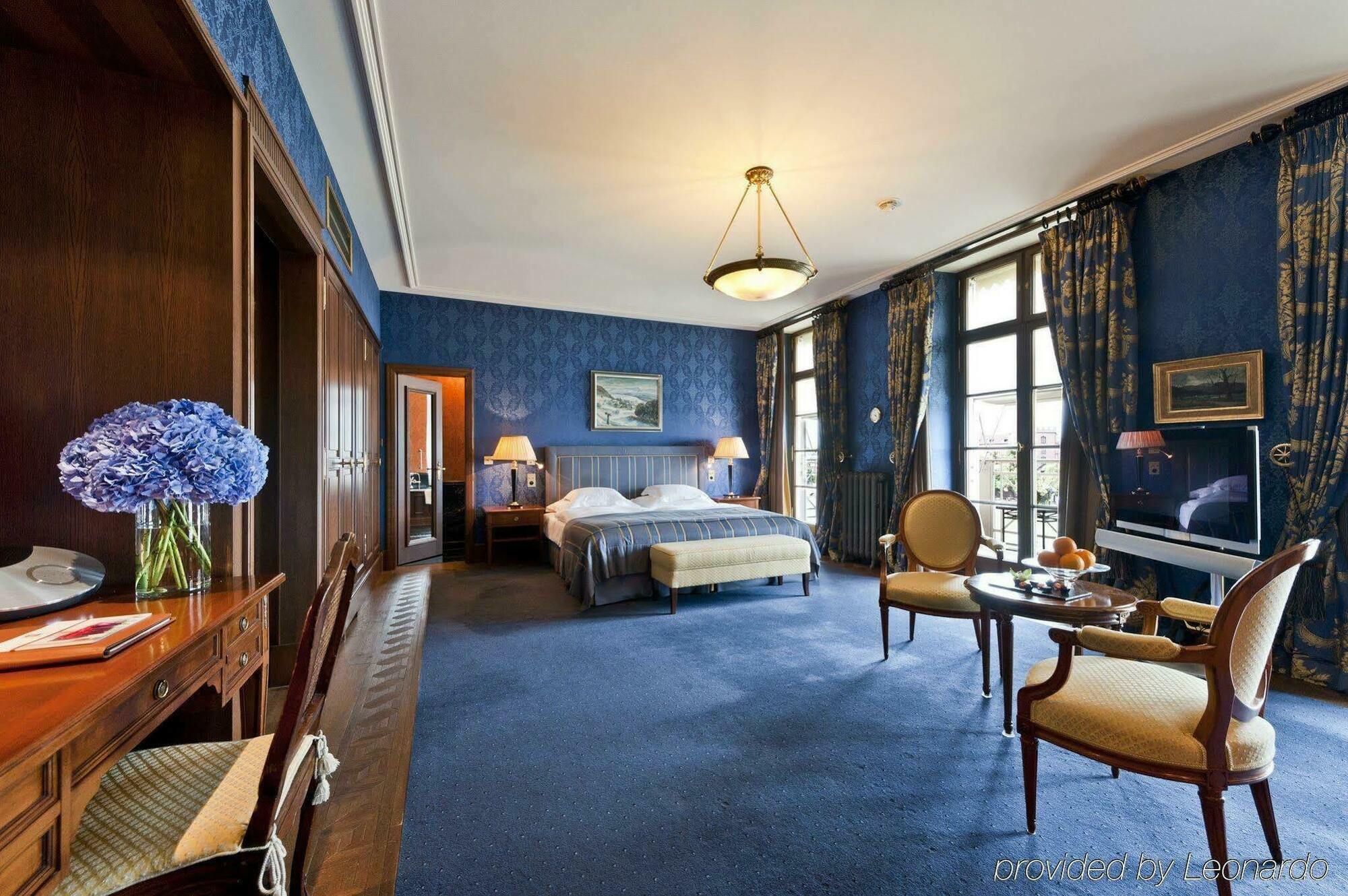 Grand Les Trois Rois Hotel